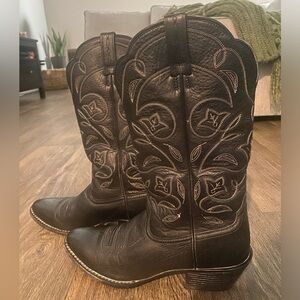 Black Ariat Western boots (women’s)